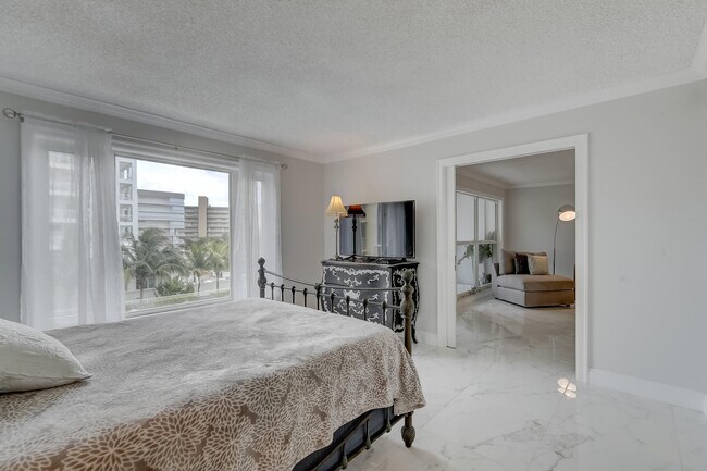 Building Photo - 3114 S Ocean Blvd