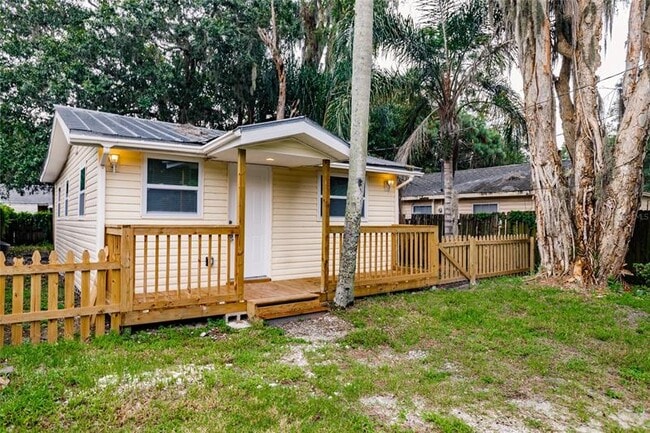 Building Photo - 3900 Locust Ave