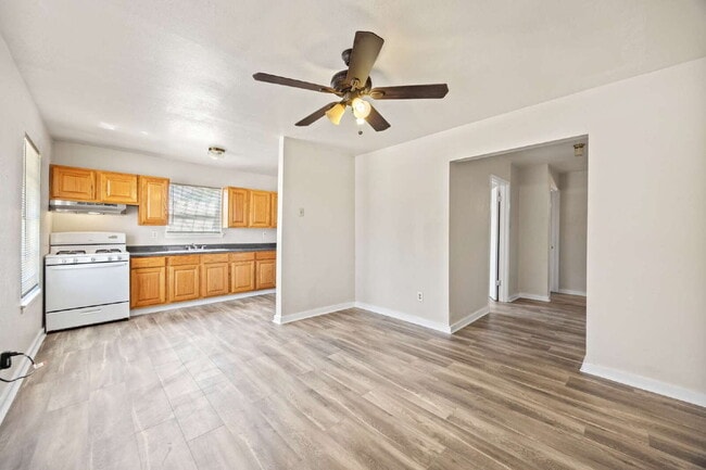 Building Photo - Confortable 2 bedroom 1 bath