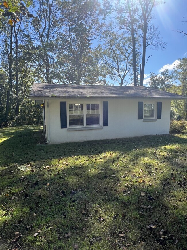 Building Photo - 1232 Park Rd