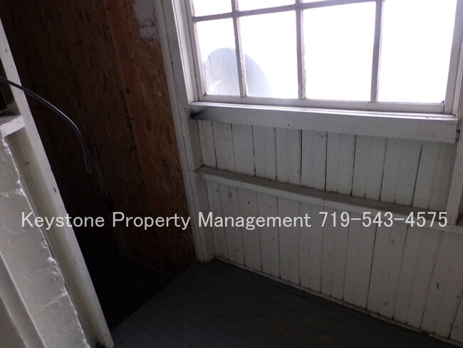 Building Photo - $365 Off Move-in Special!  Centrally Located Apartment - 1 BD/1 Bath $725/$725