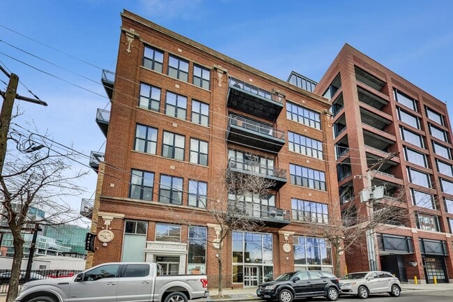 Building Photo - 215 N Aberdeen St