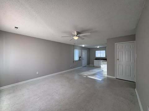 Building Photo - Single Family Standridge manor