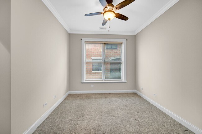 Building Photo - 2811 N Bell Ave