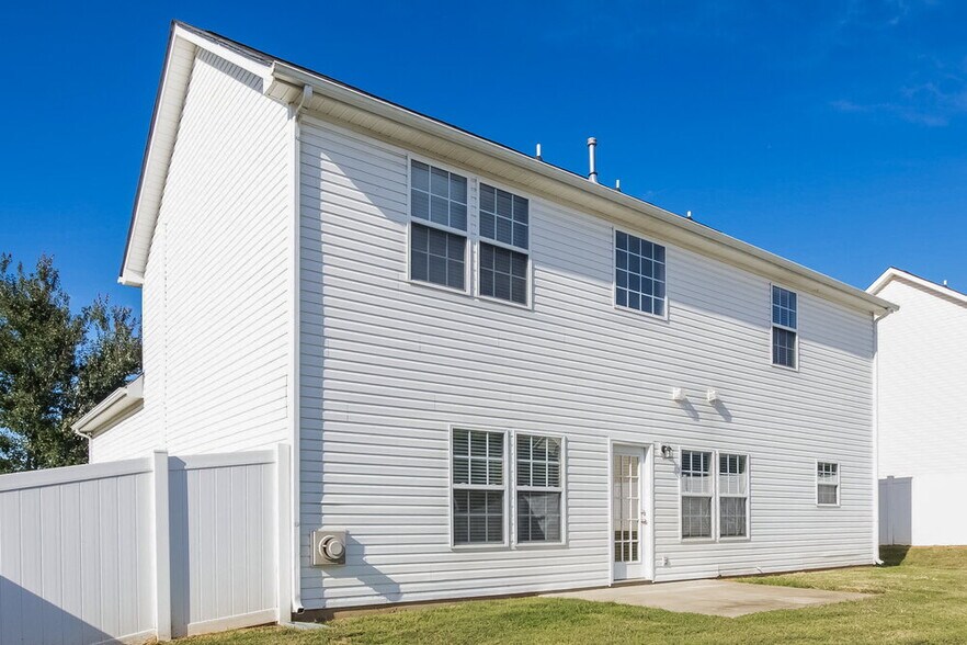 Building Photo - 418 Whitewater Way NW