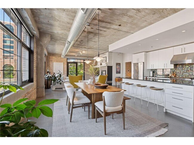 Building Photo - 525 N 3rd St