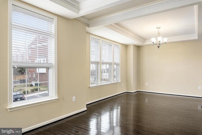 Building Photo - 10625 Legacy Ln