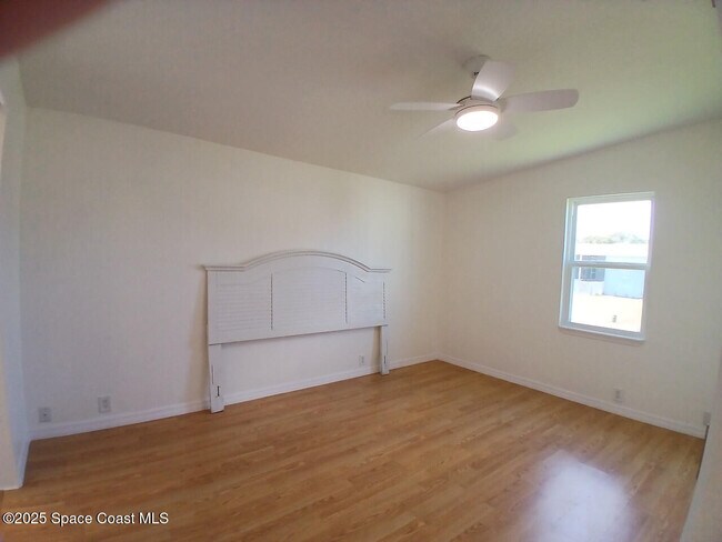 Building Photo - 4375 Sea Gull Dr