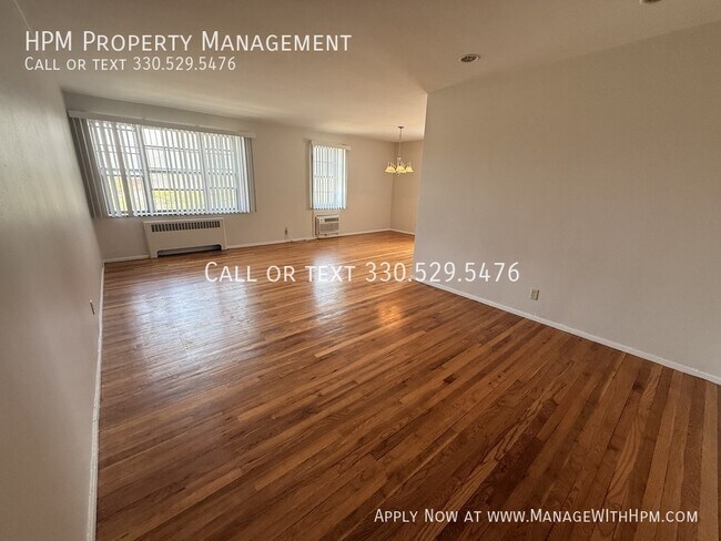 Building Photo - 3270 Warrensville Center Rd