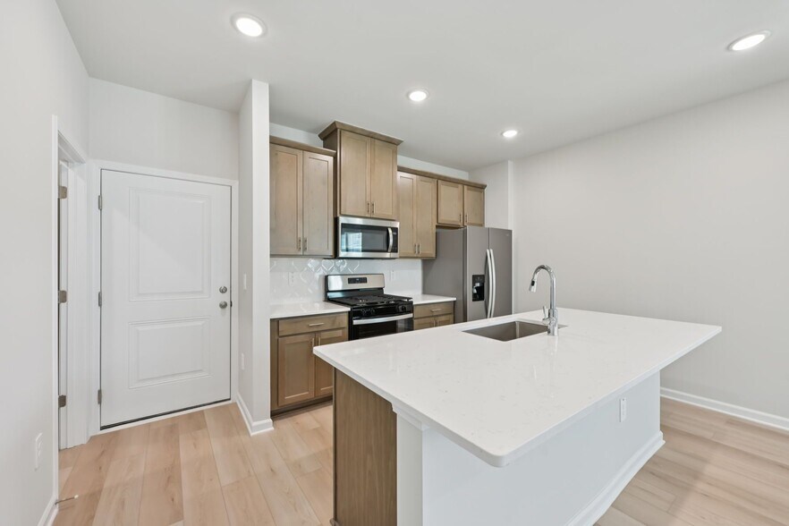 Building Photo - 726 Chandler Stone Dr