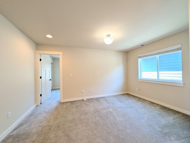 Building Photo - 3Bd/2.5Ba Lynnwood Home