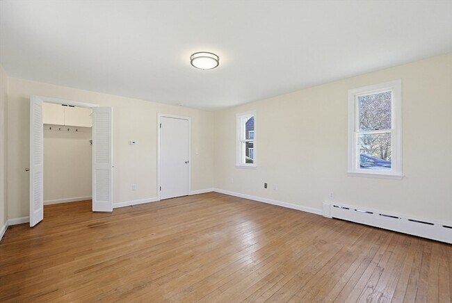 Building Photo - 9-13 W Main Street Unit 1
