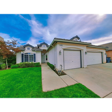 Building Photo - Gorgeous Fresno Residence with Premium Fin...