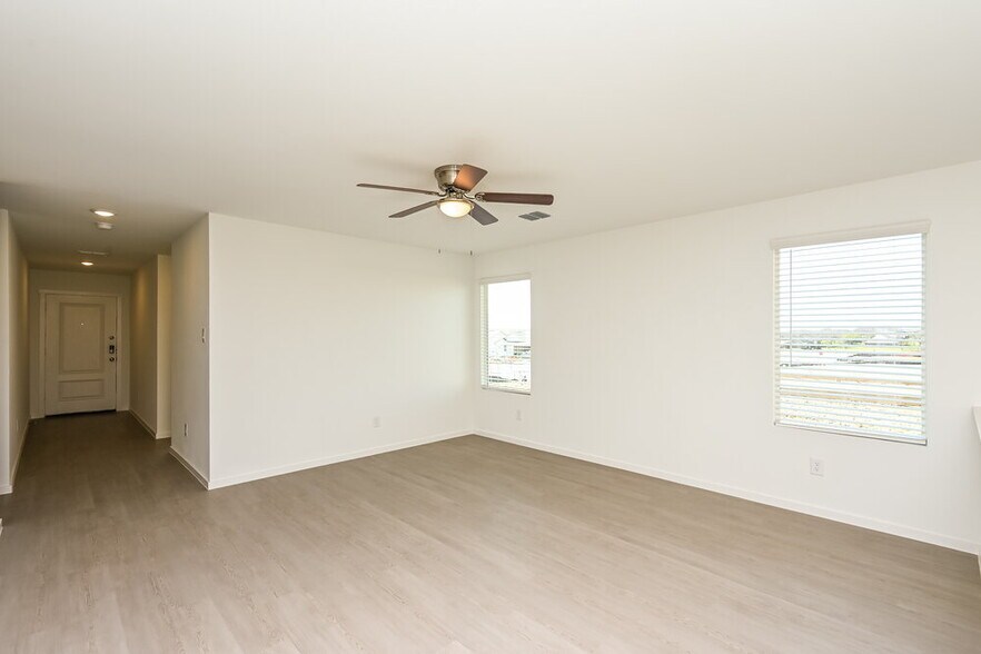 Building Photo - 10728 Gun Barrel St