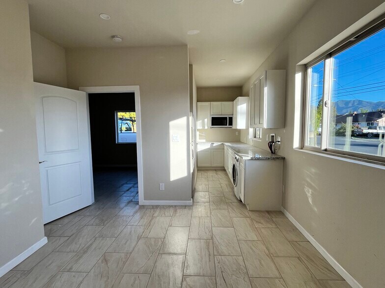 Building Photo - 5209 Olive Dr