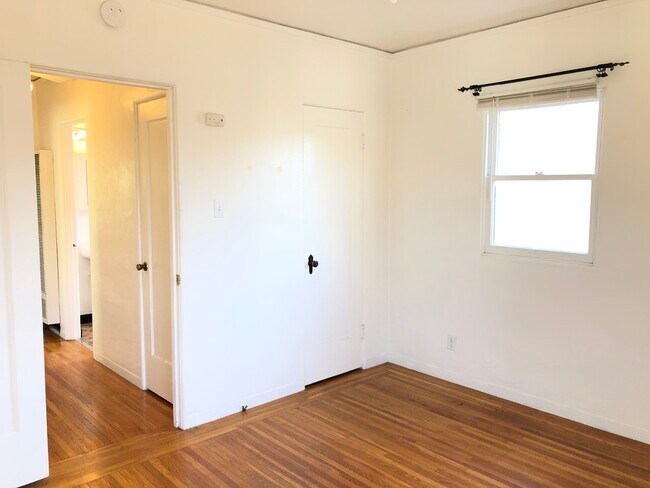 Building Photo - 1217 Sacramento St