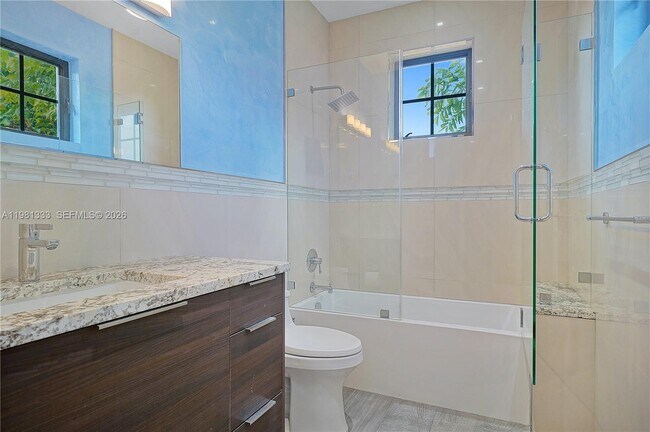 Building Photo - 3747 Prairie Ave