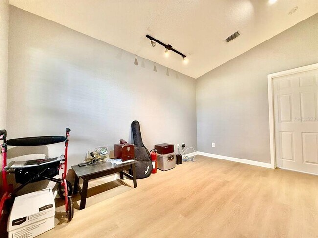 Building Photo - 6600 Gentle Ben Cir