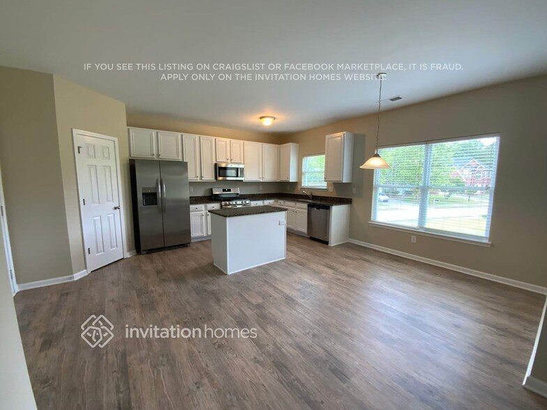 Building Photo - 4968 Locherby Dr