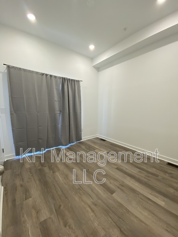 Building Photo - 976 N 45th St