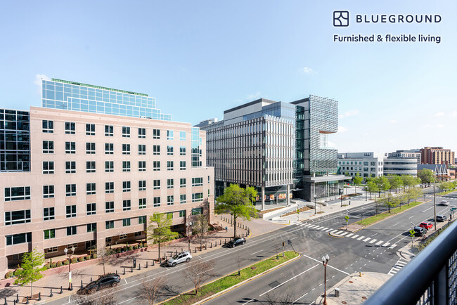 Building Photo - 3444 Fairfax Dr