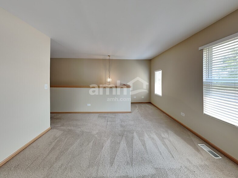 Building Photo - 14420 General Dr