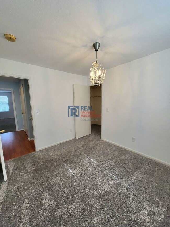 Building Photo - 5467 S Quatar Ct