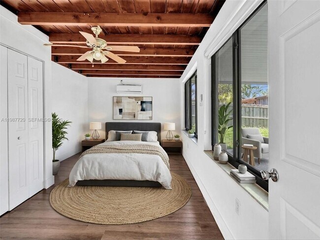 Building Photo - 3193 Taft St