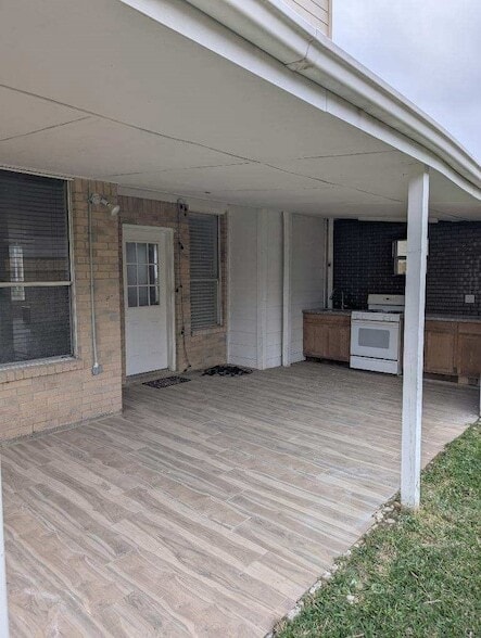 Building Photo - 11906 Dinosaur Valley Dr