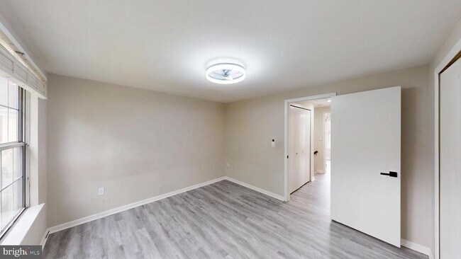Building Photo - 8551 Braxted Ln