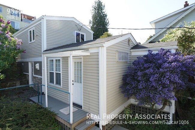 Primary Photo - 9835 Arrowsmith Ave S