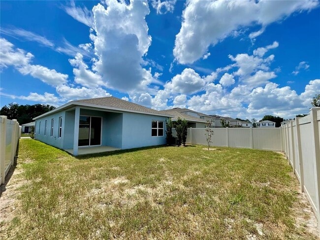 Building Photo - 10668 Old Sycamore Lp