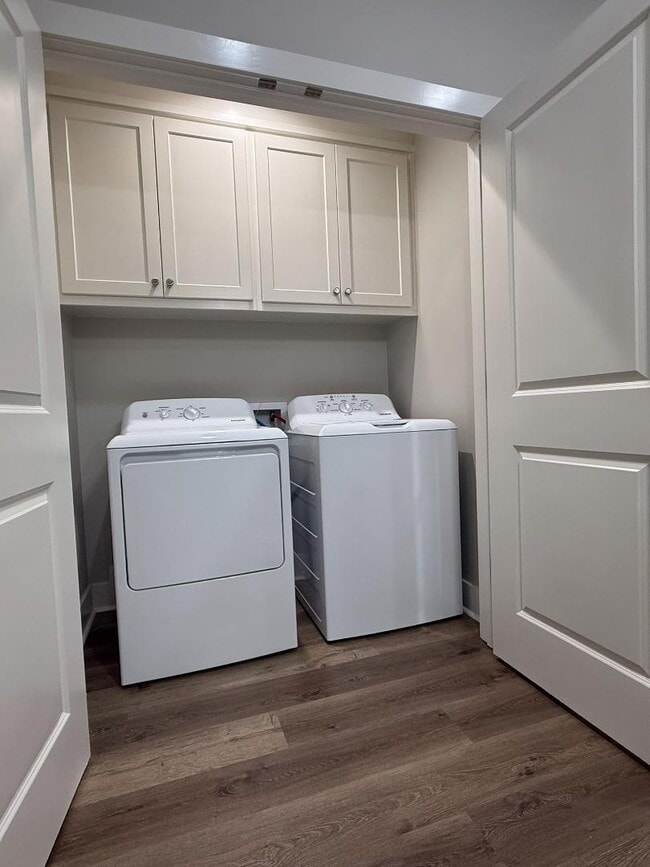 Building Photo - 4151 W Prien Lake Rd