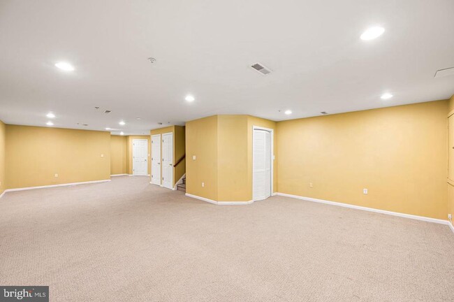 Building Photo - 713 Whitetail Cir