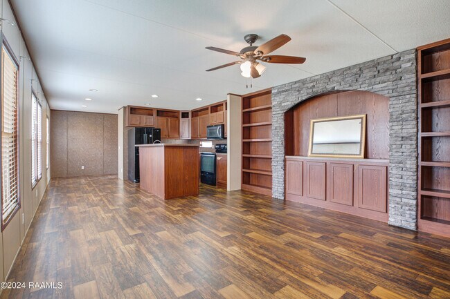 Building Photo - 5010 Rutten Rill Rd