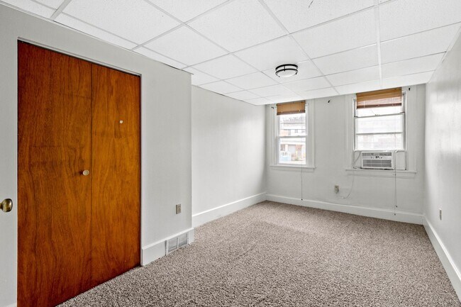 Building Photo - 2015 Jane St