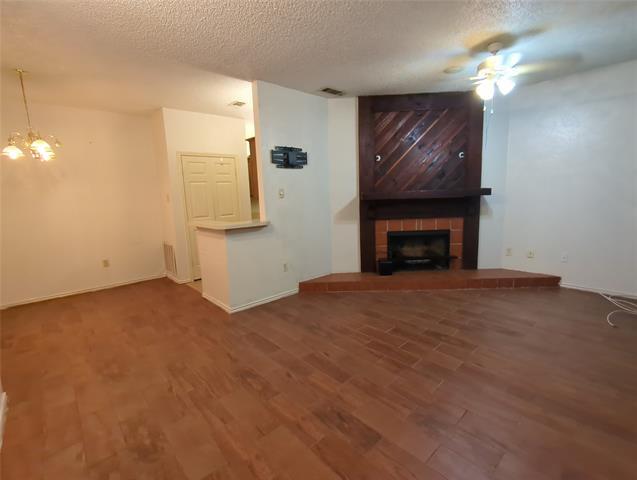 Building Photo - 9600 Royal Ln