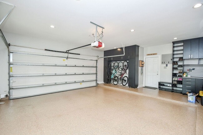 Building Photo - 7106 Habersham Ave