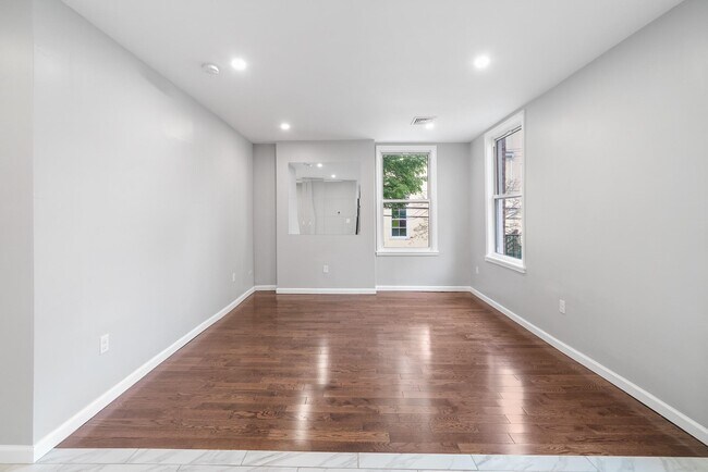 Building Photo - 42 Wildey St