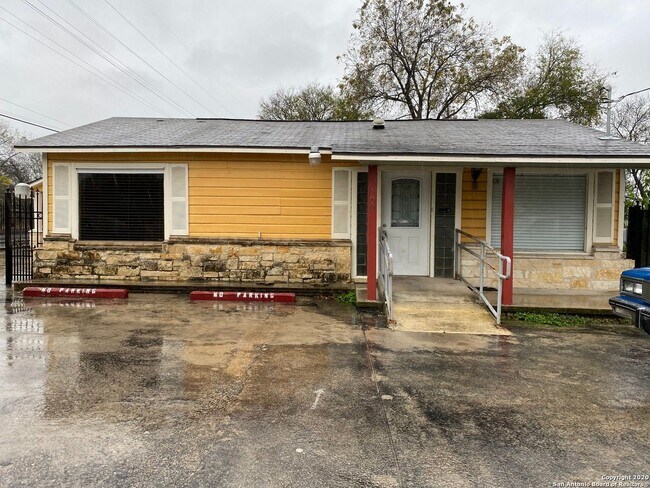 Building Photo - Dinn Drive