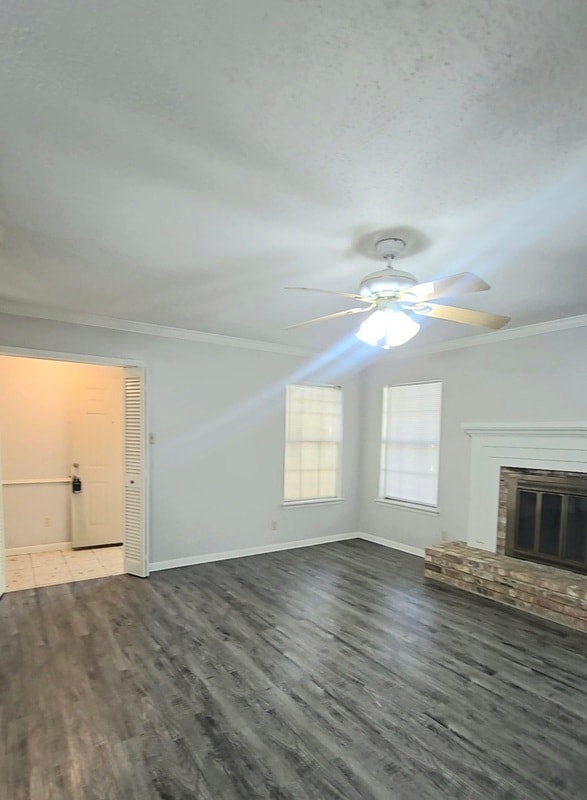 Building Photo - 420 Top Hill Dr