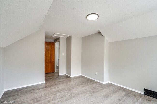 Building Photo - 4436 E 158th St