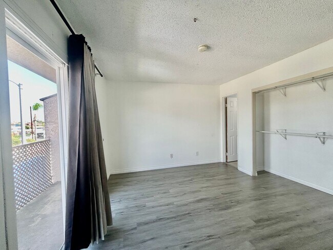 Building Photo - $3,995! Excellent 3-Bedroom Condo! 90716!