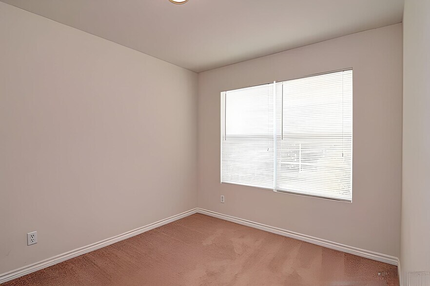 Building Photo - 7818 Kingsbury Wood