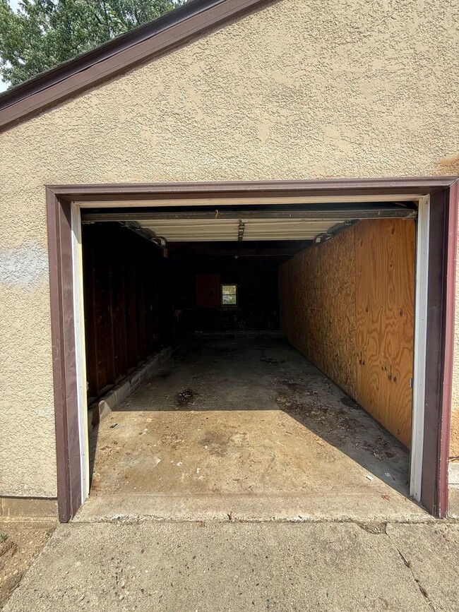 Building Photo - 1954-1956 Hazelwood St