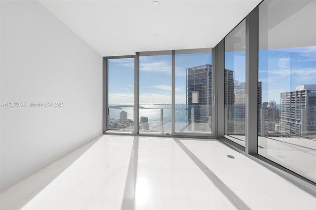 Building Photo - 300 Biscayne Blvd Way