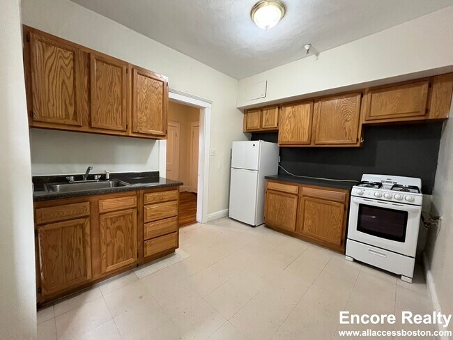 Building Photo - 1630 Commonwealth Ave