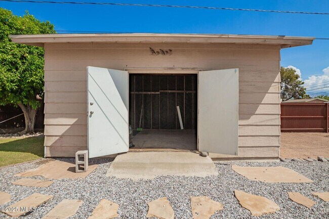 Building Photo - Charming 3bed/2 bath home located in the heart of Tucson, just minutes from the University of Ari...