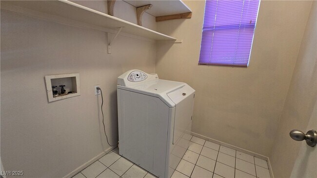 Building Photo - 7308 Wandering St