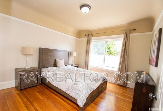 Building Photo - 1445 Lombard St